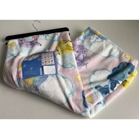 Care Bears Super Soft Plush Throw Blanket 50 X 70” Rainbow Balloons Stars NEW - Picture 2 of 13